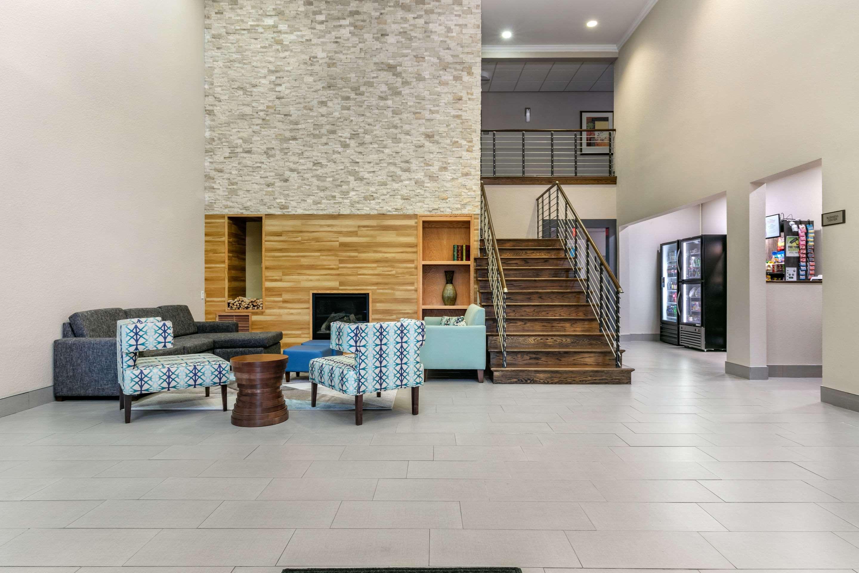 Готель Clarion Pointe Columbus-Bradley Park Екстер'єр фото