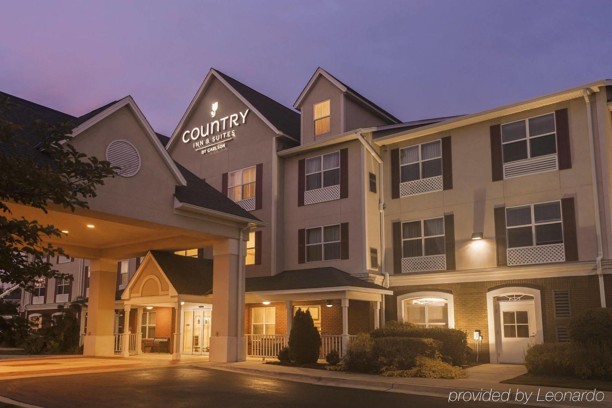 Готель Clarion Pointe Columbus-Bradley Park Екстер'єр фото