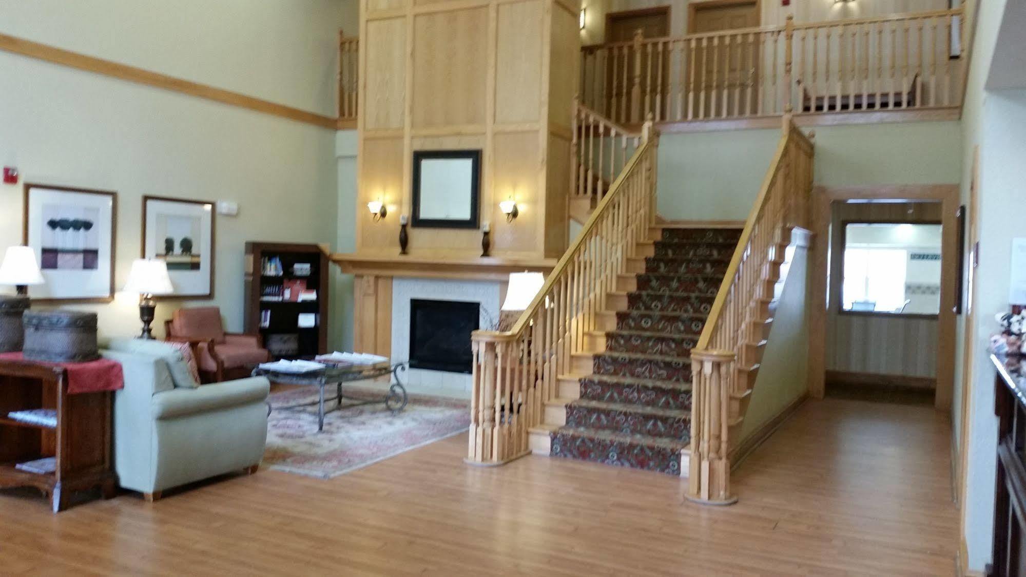 Готель Clarion Pointe Columbus-Bradley Park Екстер'єр фото