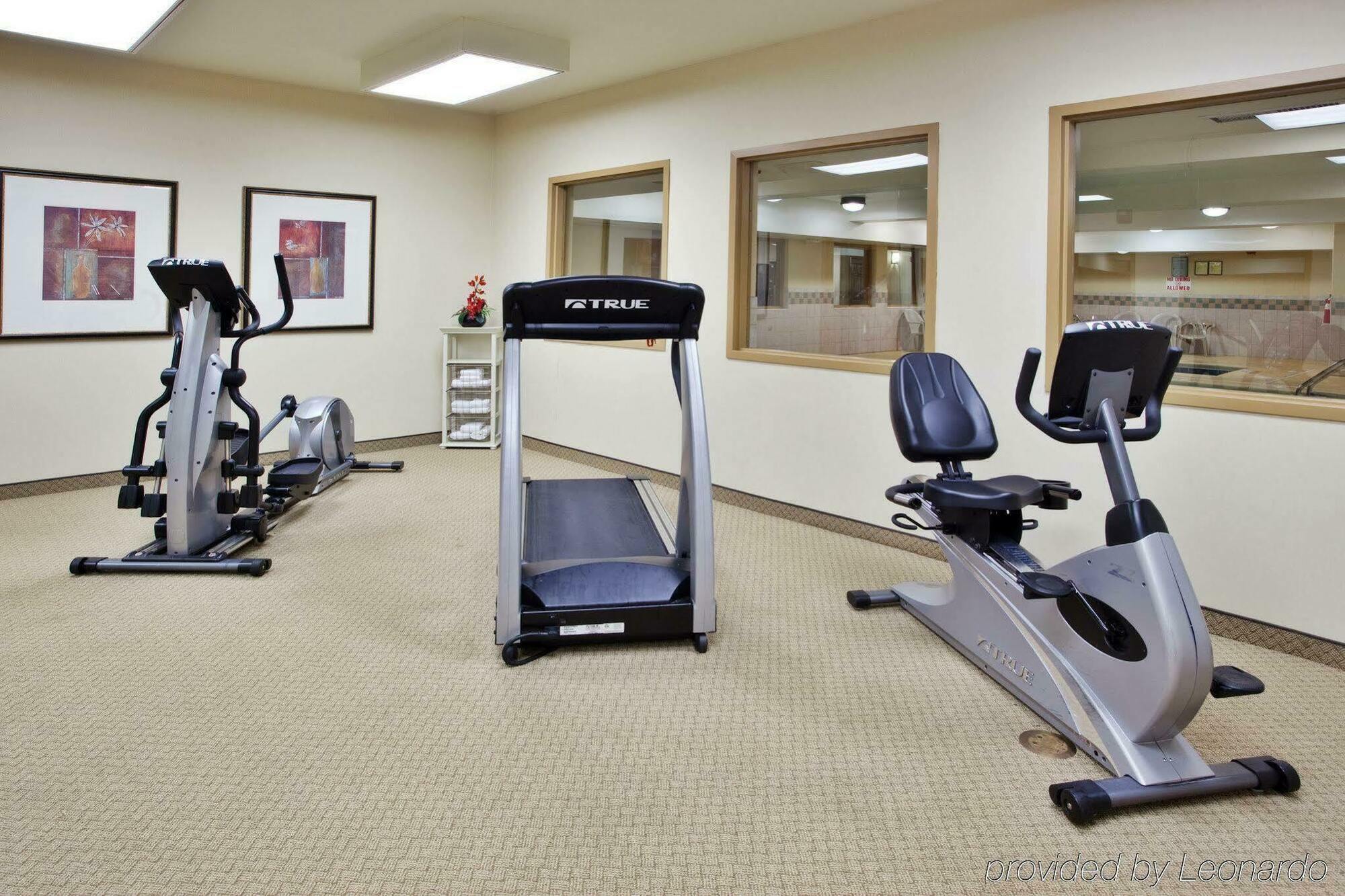 Готель Clarion Pointe Columbus-Bradley Park Екстер'єр фото